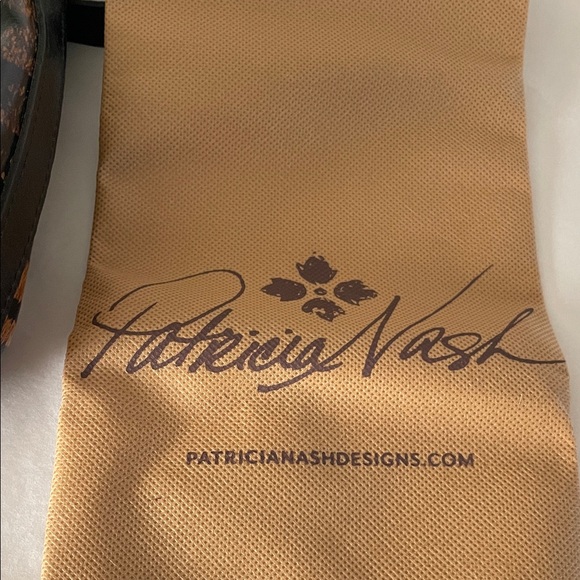 Patricia Nash Tiger Stripe Leather Crossbody Bag - Picture 12 of 16